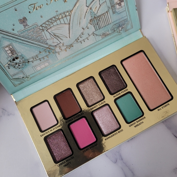 Too Faced Christmas Around the World - Picture 2 of 4